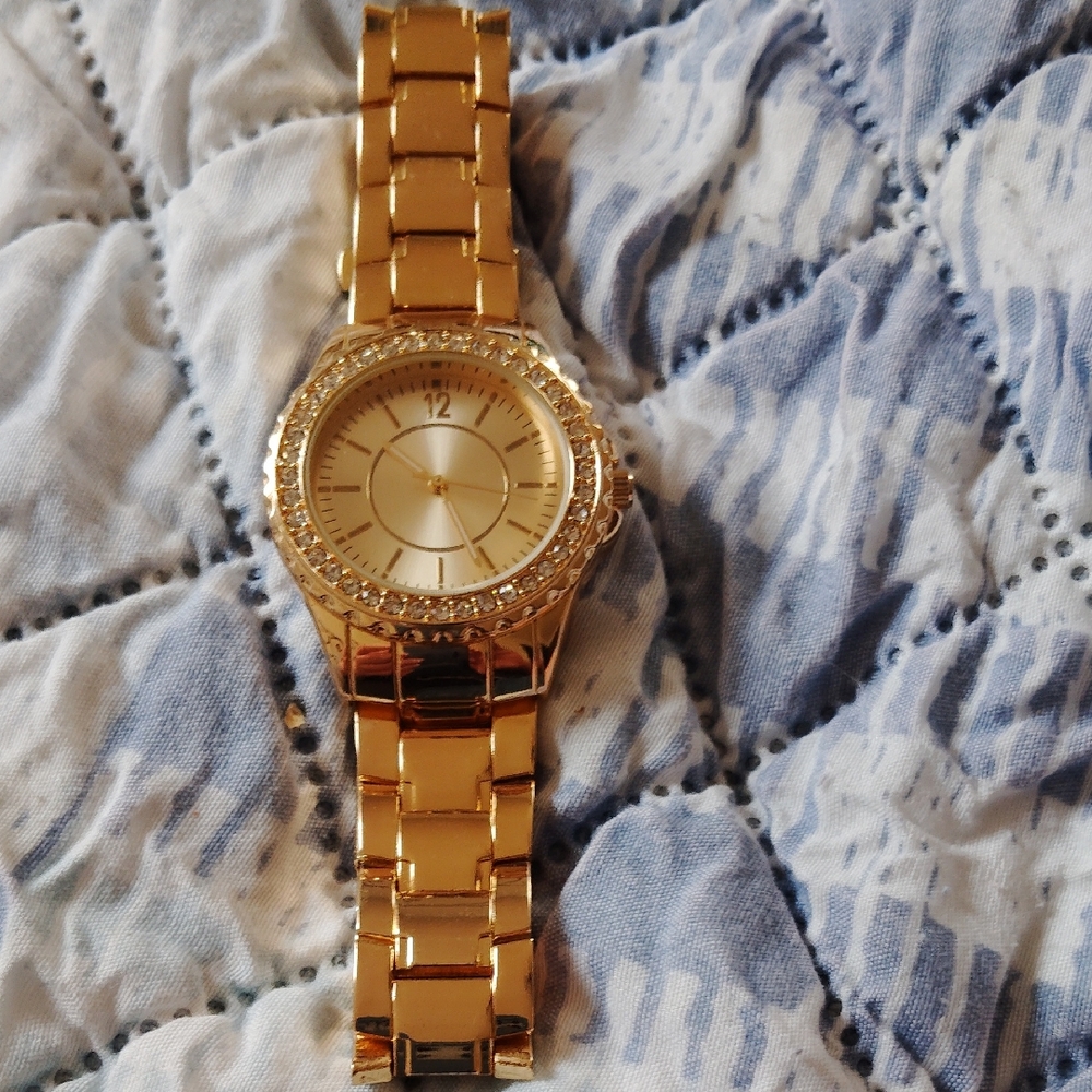Elegant Gold Women's Watch